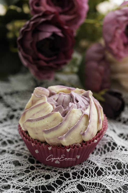 Muffin vaníliás krémmel